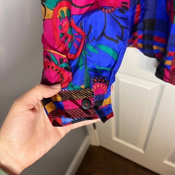 The Limited Vintage Silk Modern Art Print Blouse - Picture 5 of 5